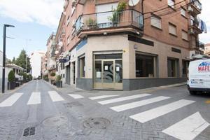 Local comercial en venta en Maracena, Centro photo 0