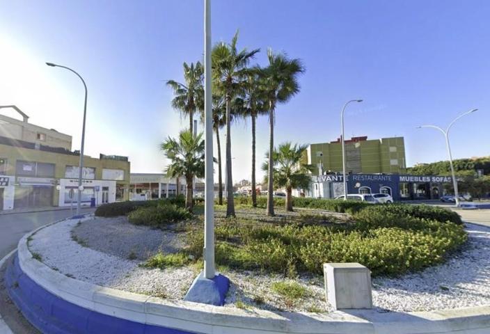 Casa en venta en La Línea de la Concepción, San Pedro-Gabriel Miró-María Guerrero photo 0