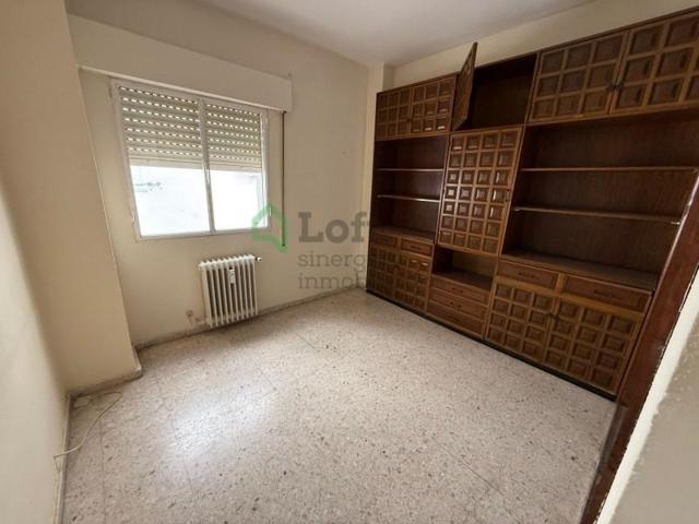 Piso en venta en Badajoz photo 0