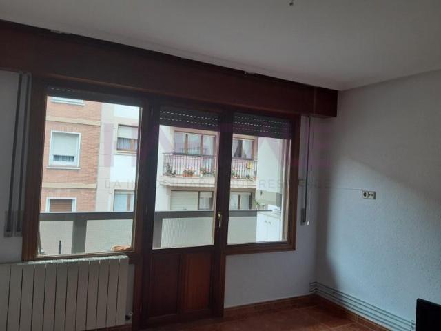 Piso en venta en Portugalete photo 0