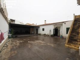 Casa en venta en Tomelloso, Calle Doña Crisanta photo 0
