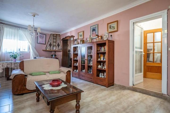 Adosada en venta en Lecrín, Valle de Lecrín photo 0