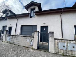 Adosada en venta en Torrelavega, Tanos photo 0