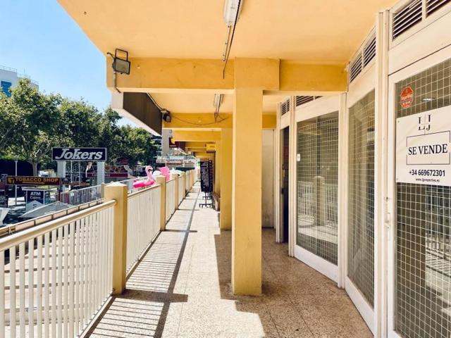 Local comercial en venta en Calvia, Magaluf photo 0
