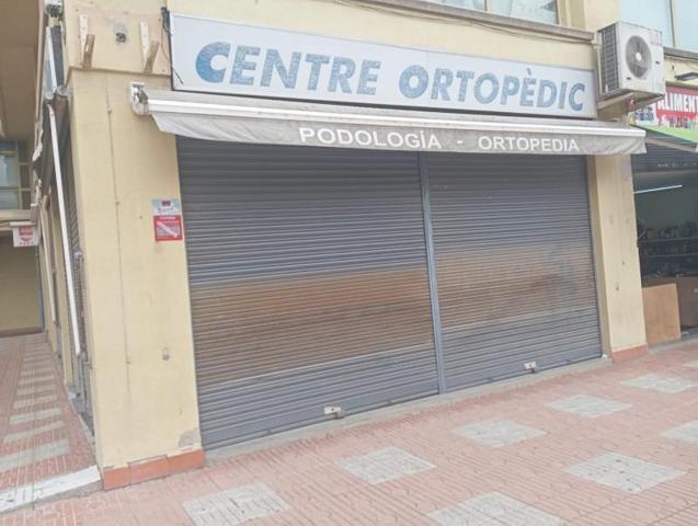Local comercial en venta en Martorell, La vila photo 0