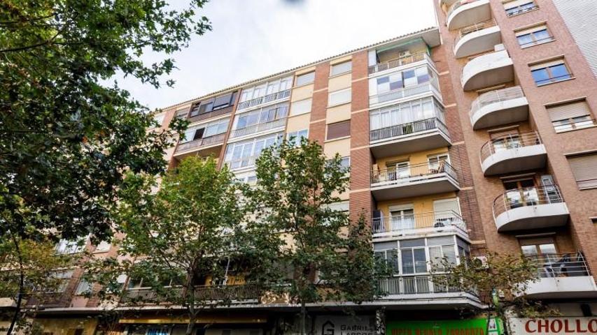 Piso en venta en Zaragoza, Enlaces photo 0