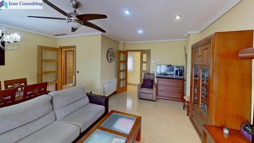 Piso en venta en La Gineta, Centro photo 0