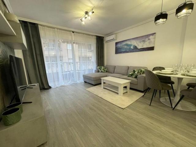 Apartamento en venta en Torrevieja, Estacion de autobuses photo 0
