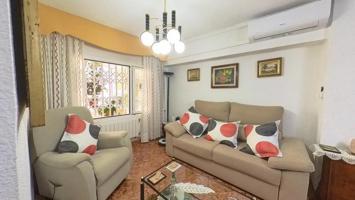 Piso en venta en Valencia, Ciutat Fallera photo 0