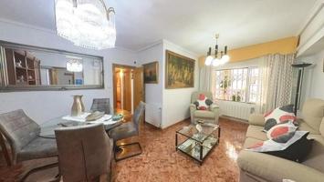 Piso en venta en Valencia, Ciutat Fallera photo 0