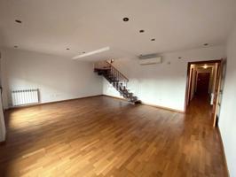 Duplex en venta en Manzanares, Paseo del Rio photo 0