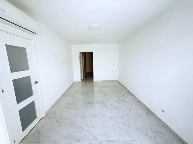 Apartamento en venta en Torrevieja, La veleta photo 0