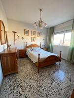 Piso en venta en Granada, Zaidin photo 0