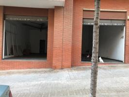 Local comercial en venta en Sant Boi de Llobregat, Torrelavila photo 0