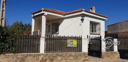 Chalet en venta en Polán photo 0