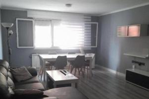 Piso en venta en Sant Vicenç de Castellet photo 0