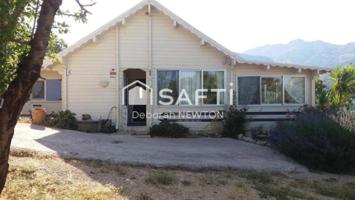 Casa con terreno en venta en Confrides photo 0