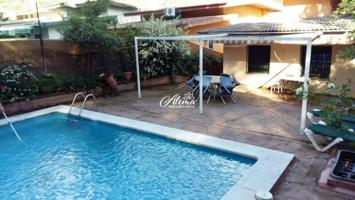 Casa con terreno en venta en Córdoba, Trassierra photo 0