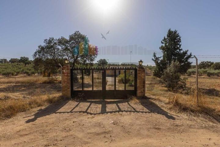 Chalet en venta en Badajoz, Manatío photo 0