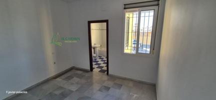 Piso en venta en Olivares, Casco Antiguo photo 0