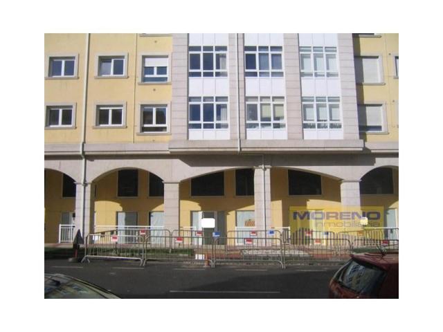 Local comercial en venta en Sarria, Centro photo 0