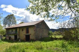 Casa con terreno en venta en Hazas de Cesto, Barrio el rincón photo 0