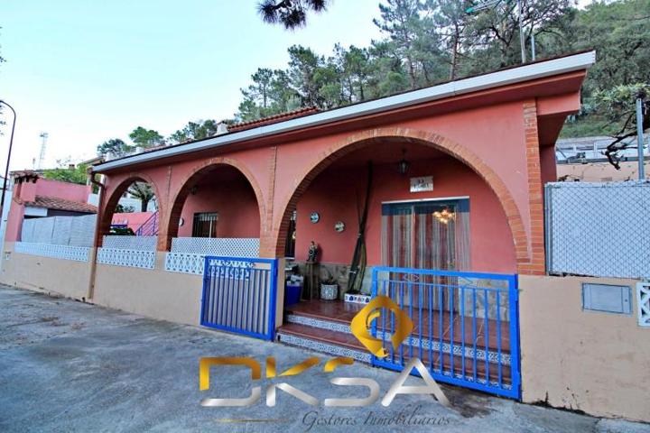 Chalet en venta en Eslida, Pueblo photo 0