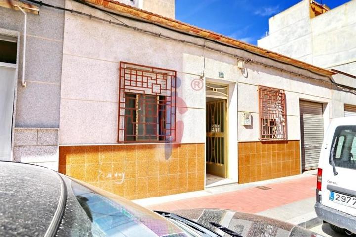 Casa en venta en Guardamar del Segura, Pueblo photo 0