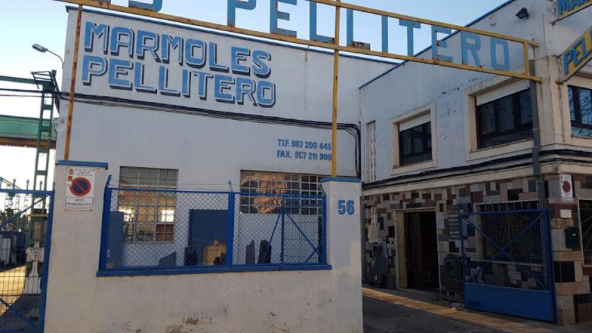 Nave industrial en venta en León, Puente Castro photo 0