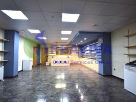 Local comercial en venta en La Seu d'Urgell photo 0