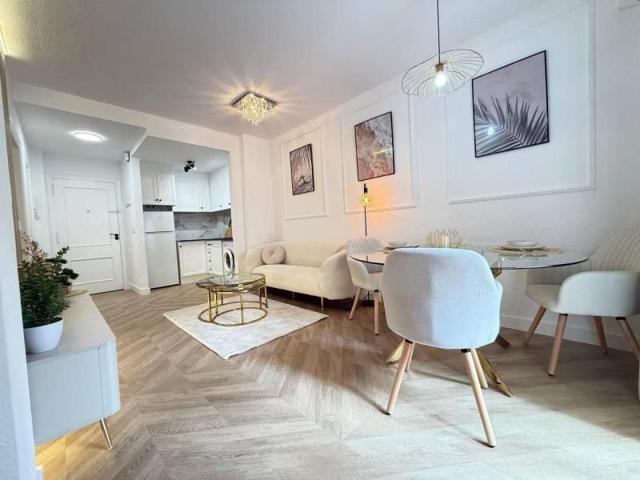 Apartamento en venta en Torrevieja, Centro photo 0