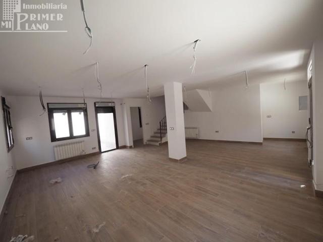 Adosada en venta en Tomelloso, Centro photo 0