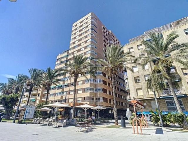 Apartamento en venta en Torrevieja, Paseo maritimo photo 0