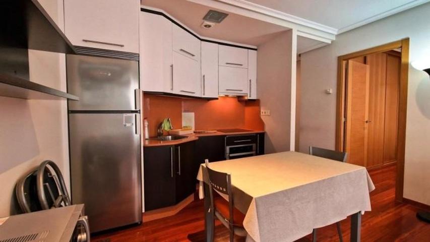 Apartamento en venta en Ourense, Rúa Avilés de Taramancos, 32003 photo 0