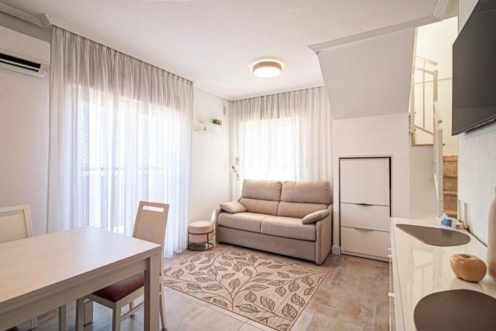 Atico Duplex en venta en Torrevieja, Nueva Torrevieja photo 0
