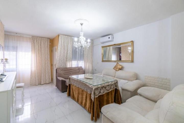 Adosada en venta en Peligros, Centro de salud photo 0