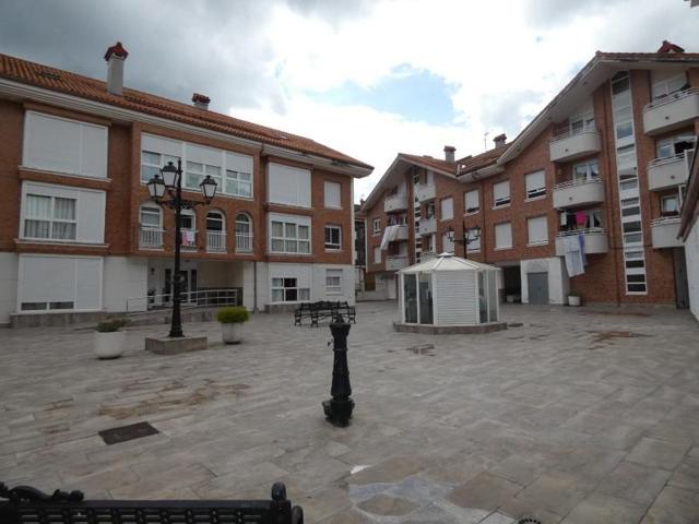 Planta baja en venta en Ampuero, Centro photo 0