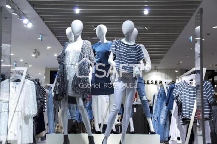 Local comercial en venta en Badajoz photo 0