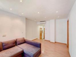 Piso en venta en Vallirana photo 0