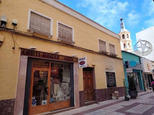 Casas de pueblo en venta en Valdepeñas, Plaza Balbuena photo 0