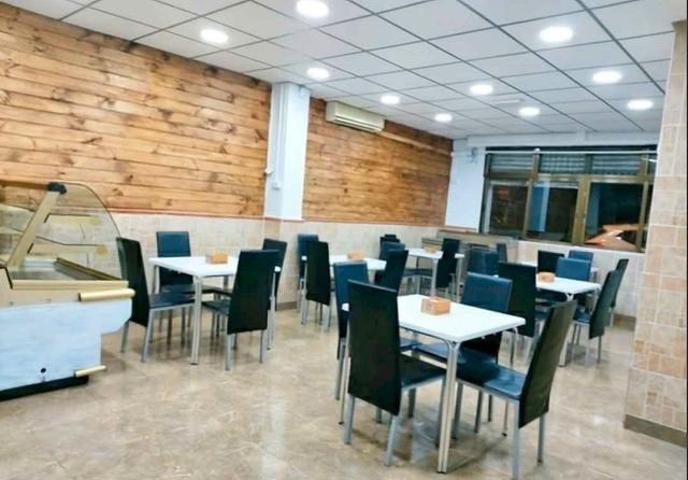 Local comercial en venta en Valencia, Patraix photo 0