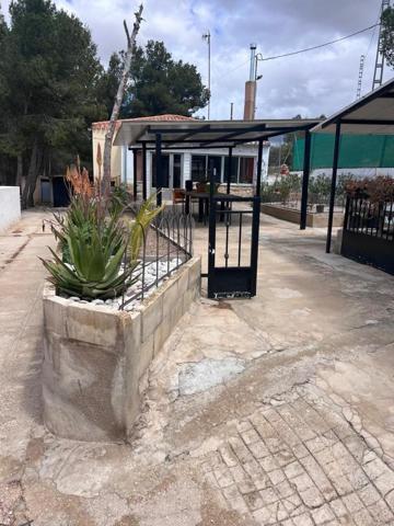 Casa con terreno en venta en Almansa, Castilla la mancha photo 0