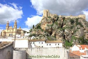 Casas de pueblo en venta en Olvera, Centro photo 0