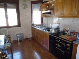 Casa en venta en Cacabelos photo 0