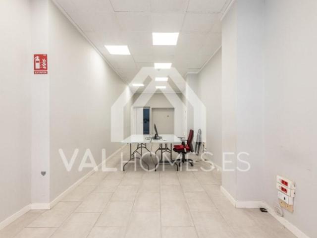 Local comercial en venta en Valencia, Ruzafa photo 0