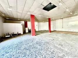 Local comercial en venta en Castilleja de la Cuesta, Andalucia photo 0