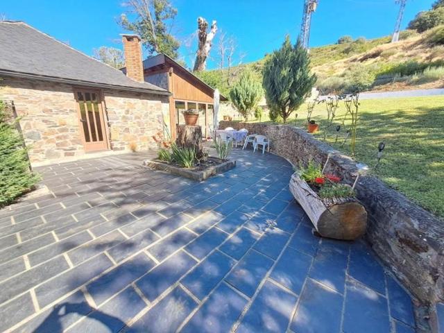 Casa con terreno en venta en Vega de Espinareda, *alrededores photo 0