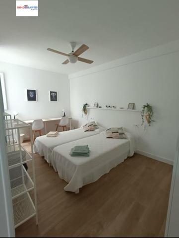 Piso en venta en Almería, Los angeles photo 0