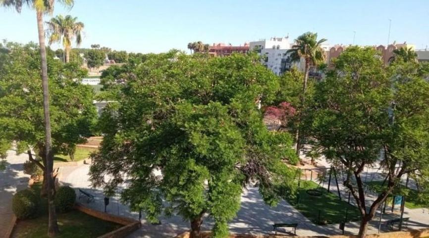 Piso en venta en Dos Hermanas photo 0