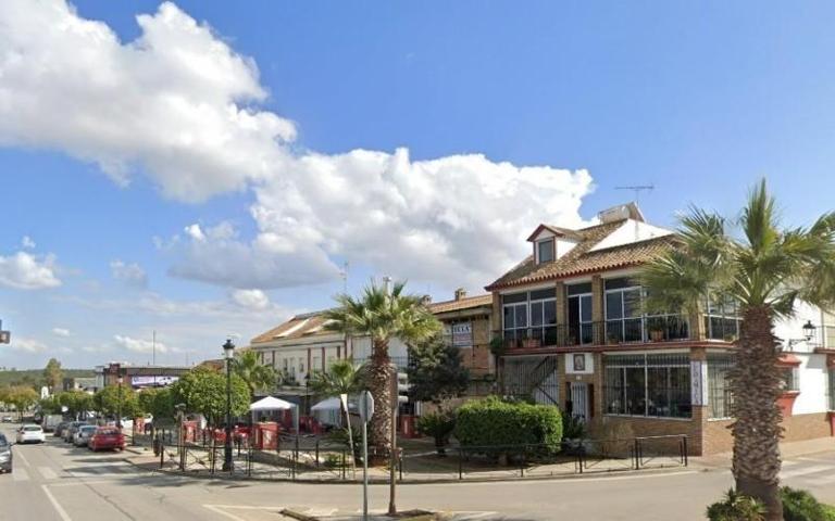 Adosada en venta en Pilas, Andalucia photo 0